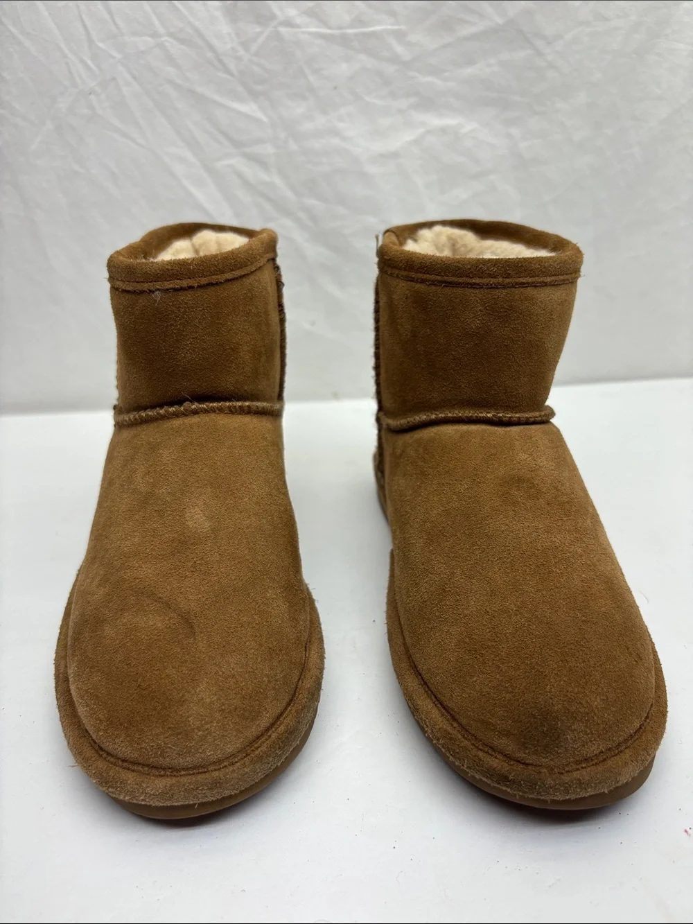 BearPaw Short Suede Shearling Boots - Chestnut Tan, SZ 3 little girl, box 50